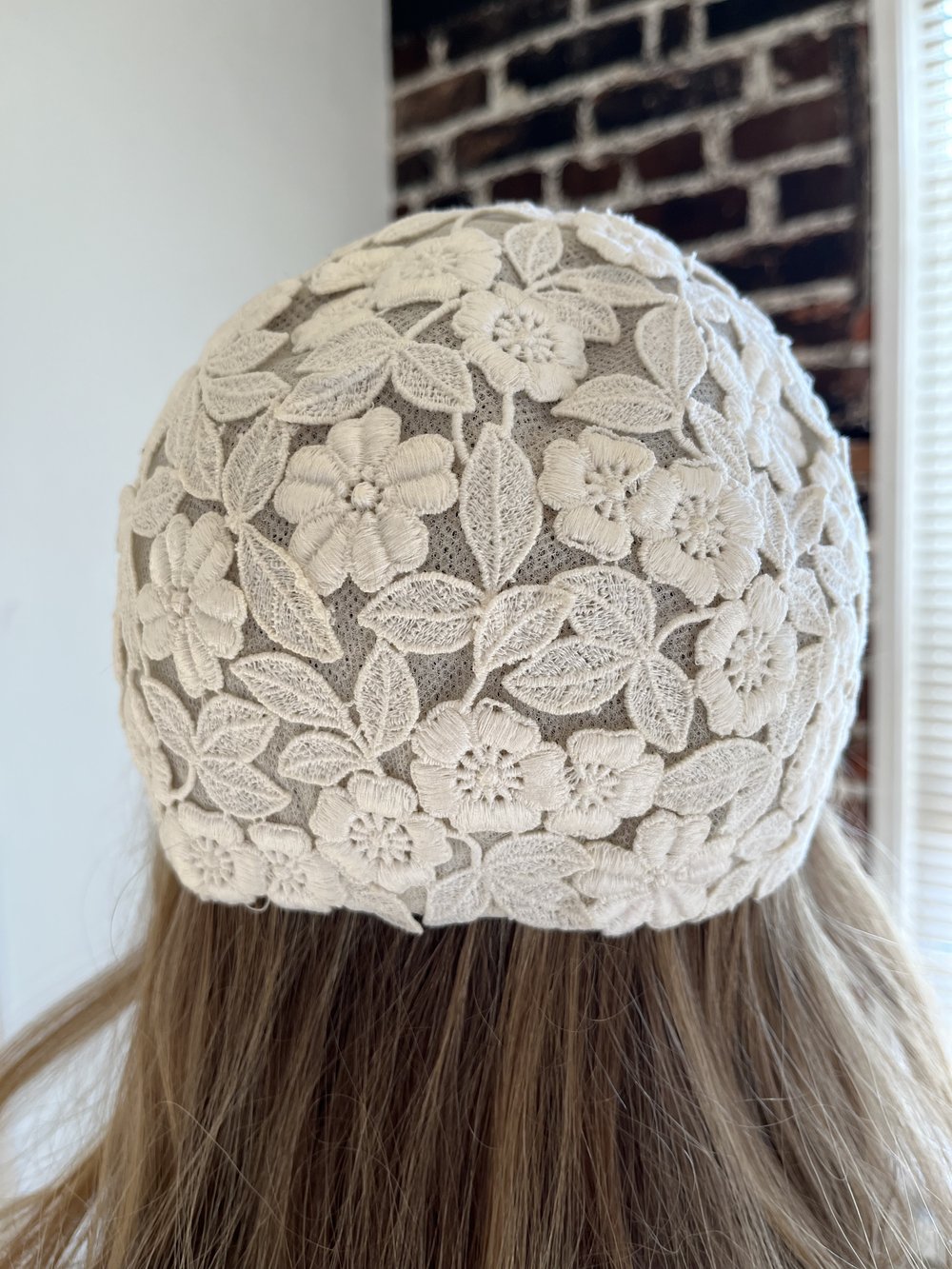 1940's Starched Lace Form Fitting Hat