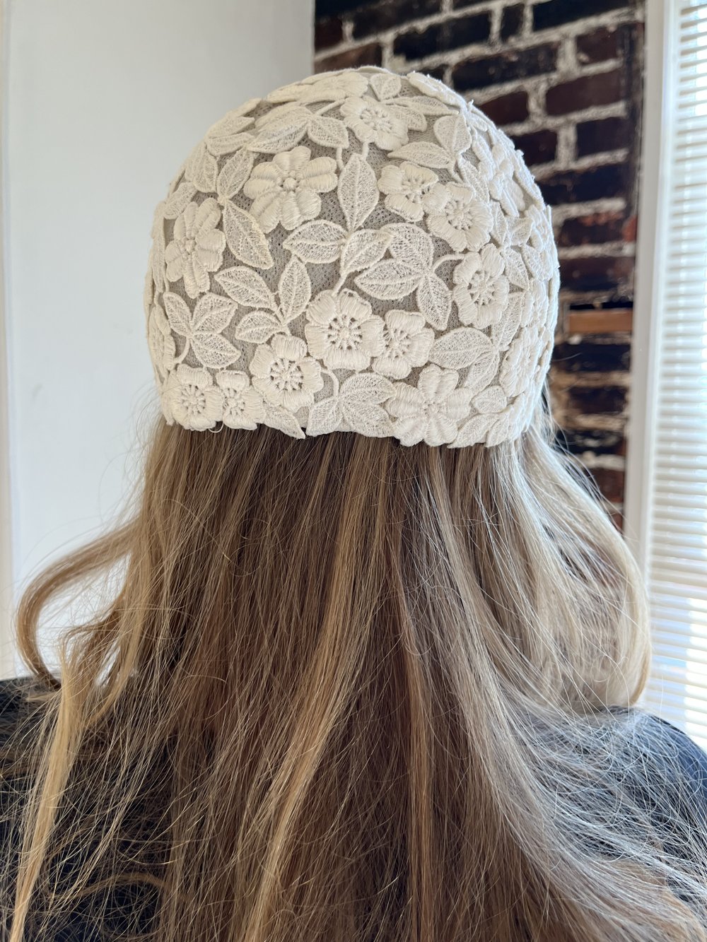 1940's Starched Lace Form Fitting Hat
