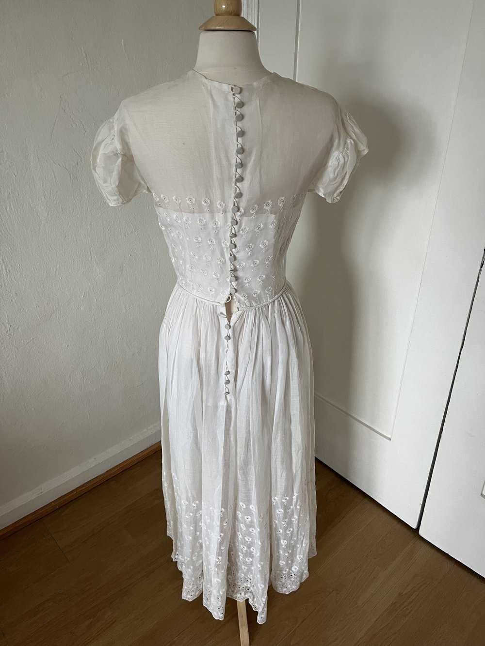 1950's Cotton Eyelet Day Dress with Matching Gloves