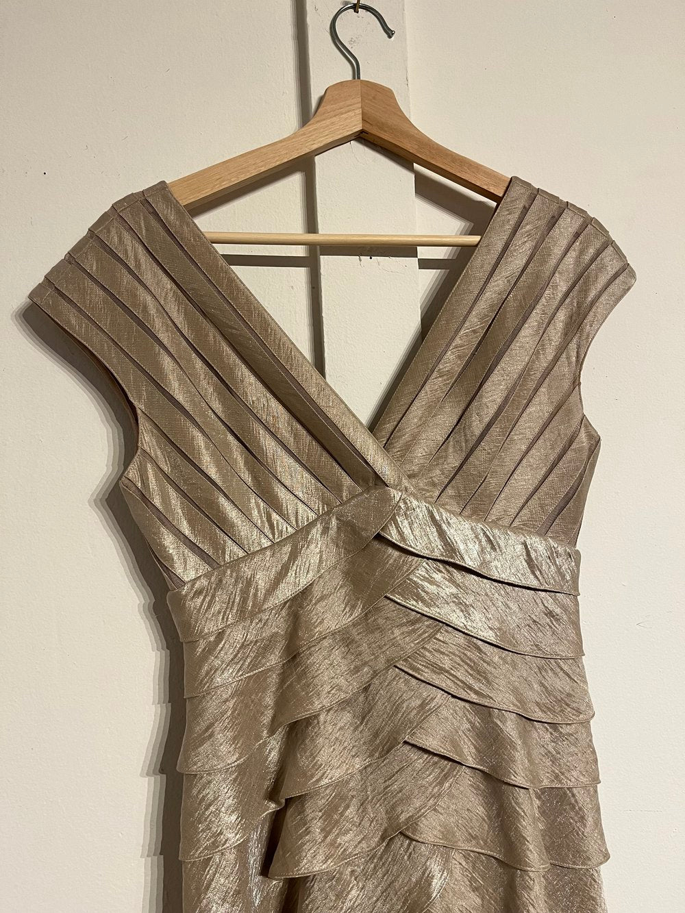 2000's Adrianna Papell Occasions Tiered Cream Gown