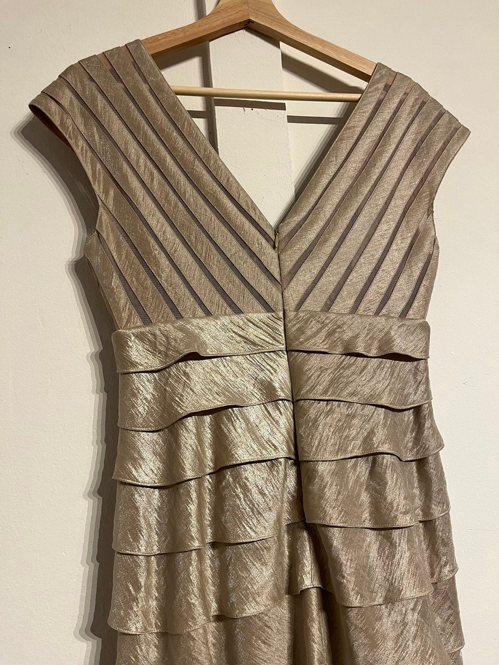2000's Adrianna Papell Occasions Tiered Cream Gown